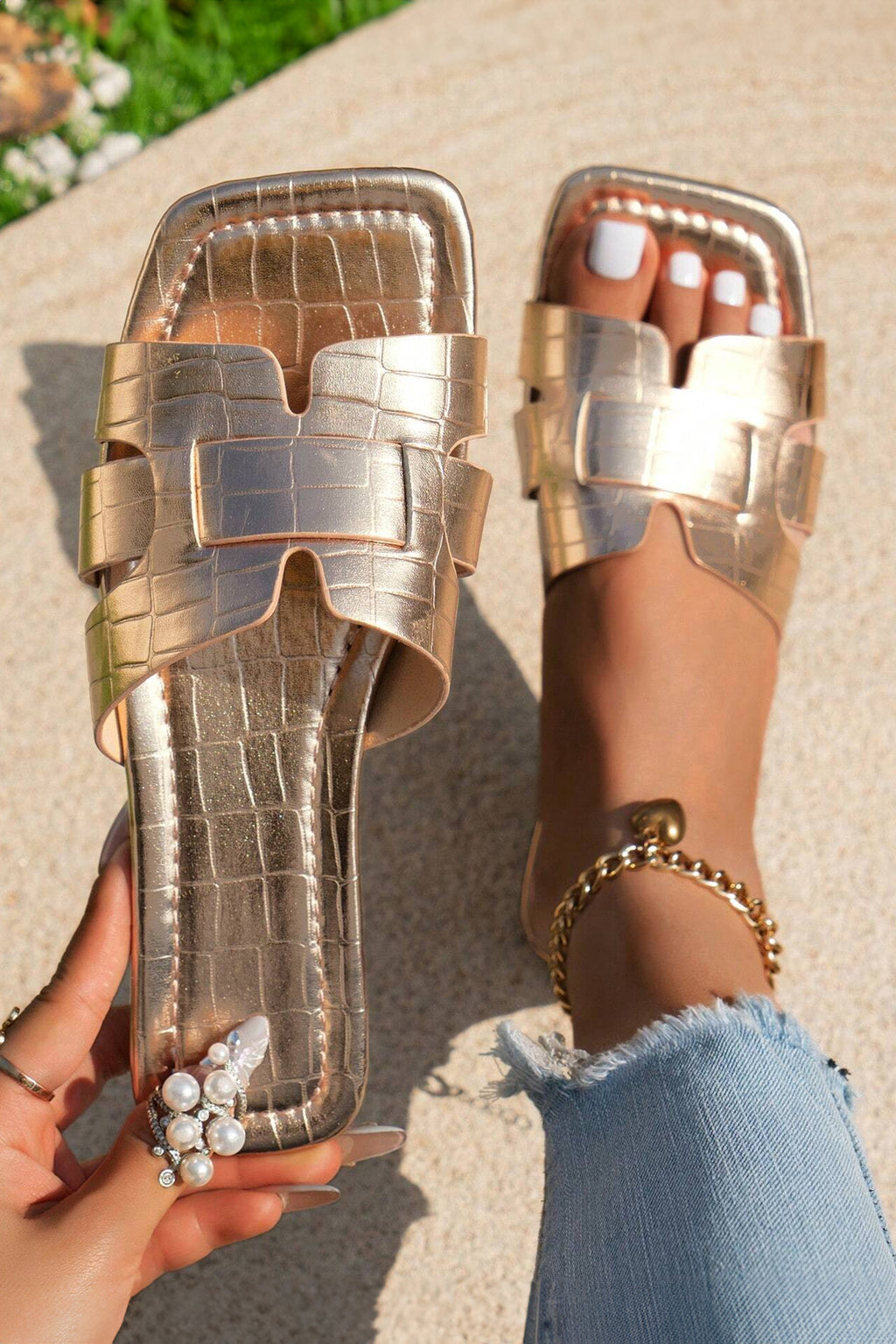 Metallic Roman Style Flat Sandals