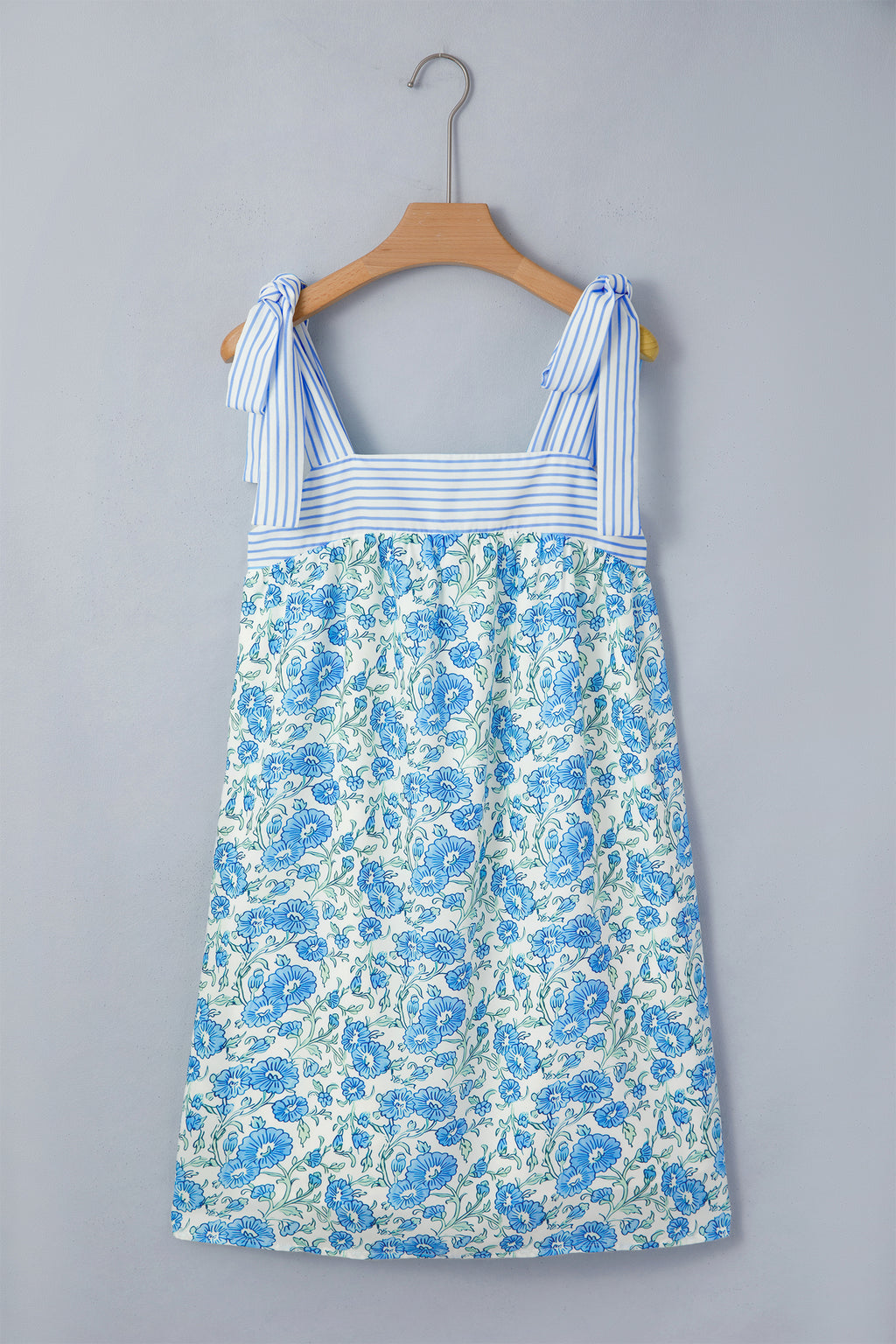 JAN WITH A TAN DRESS