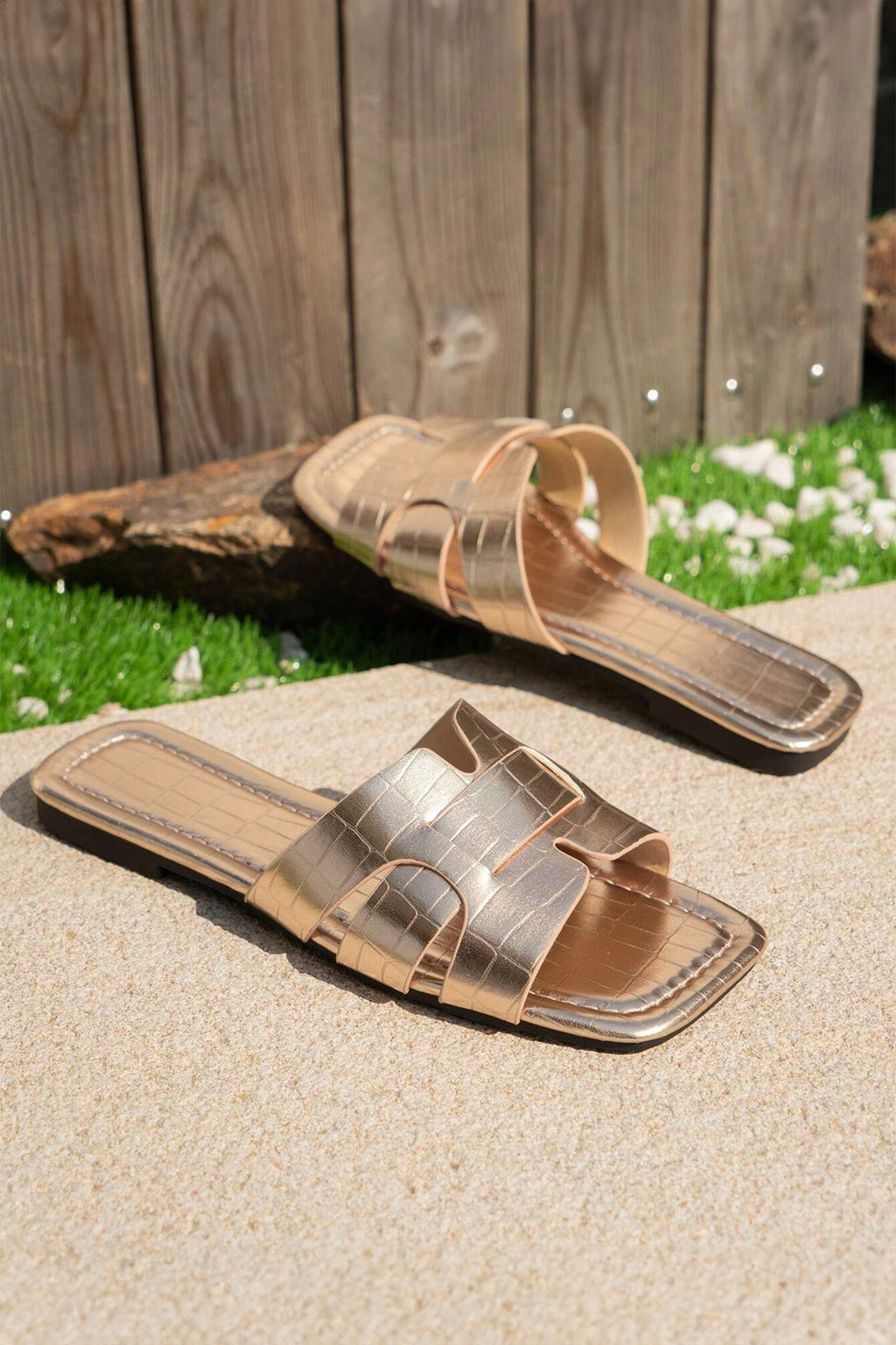 Metallic Roman Style Flat Sandals