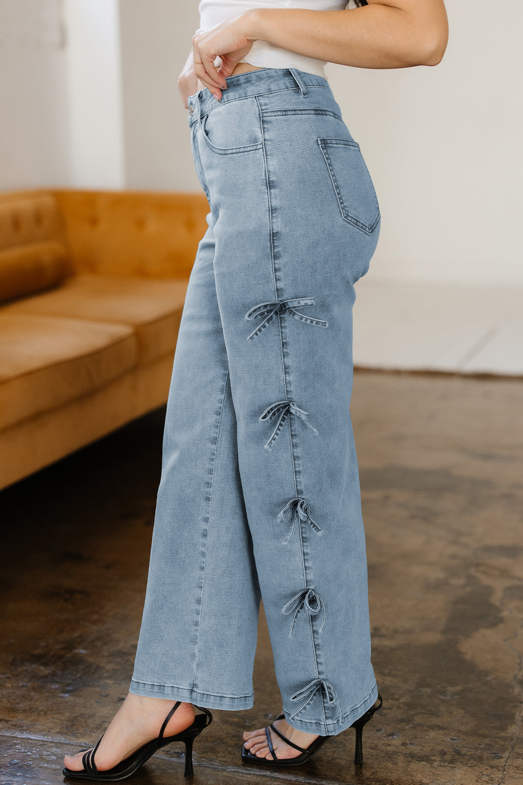 WHITE BOW KNOW DENIM
