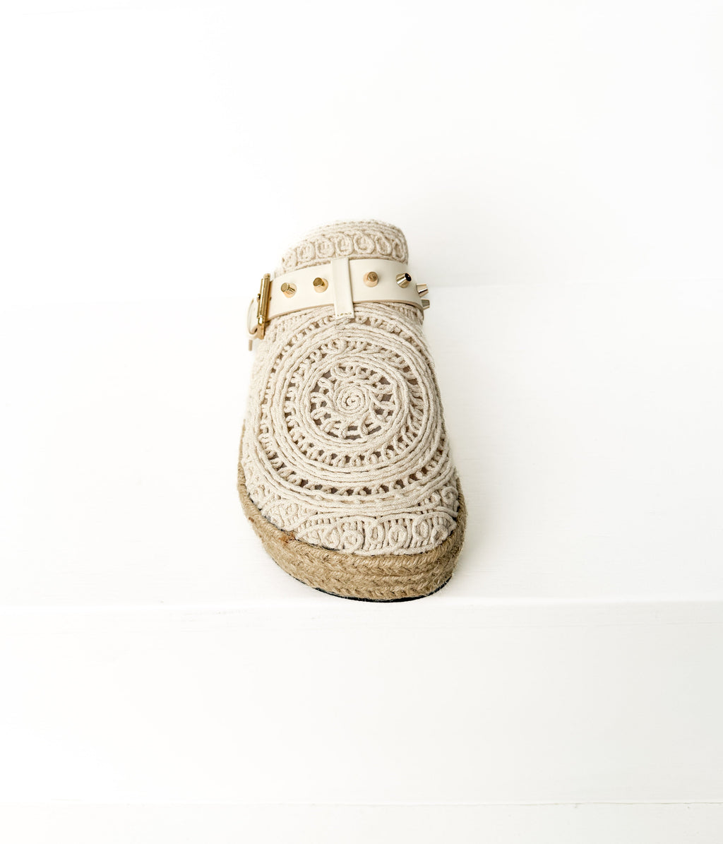 Treads Clogs in White